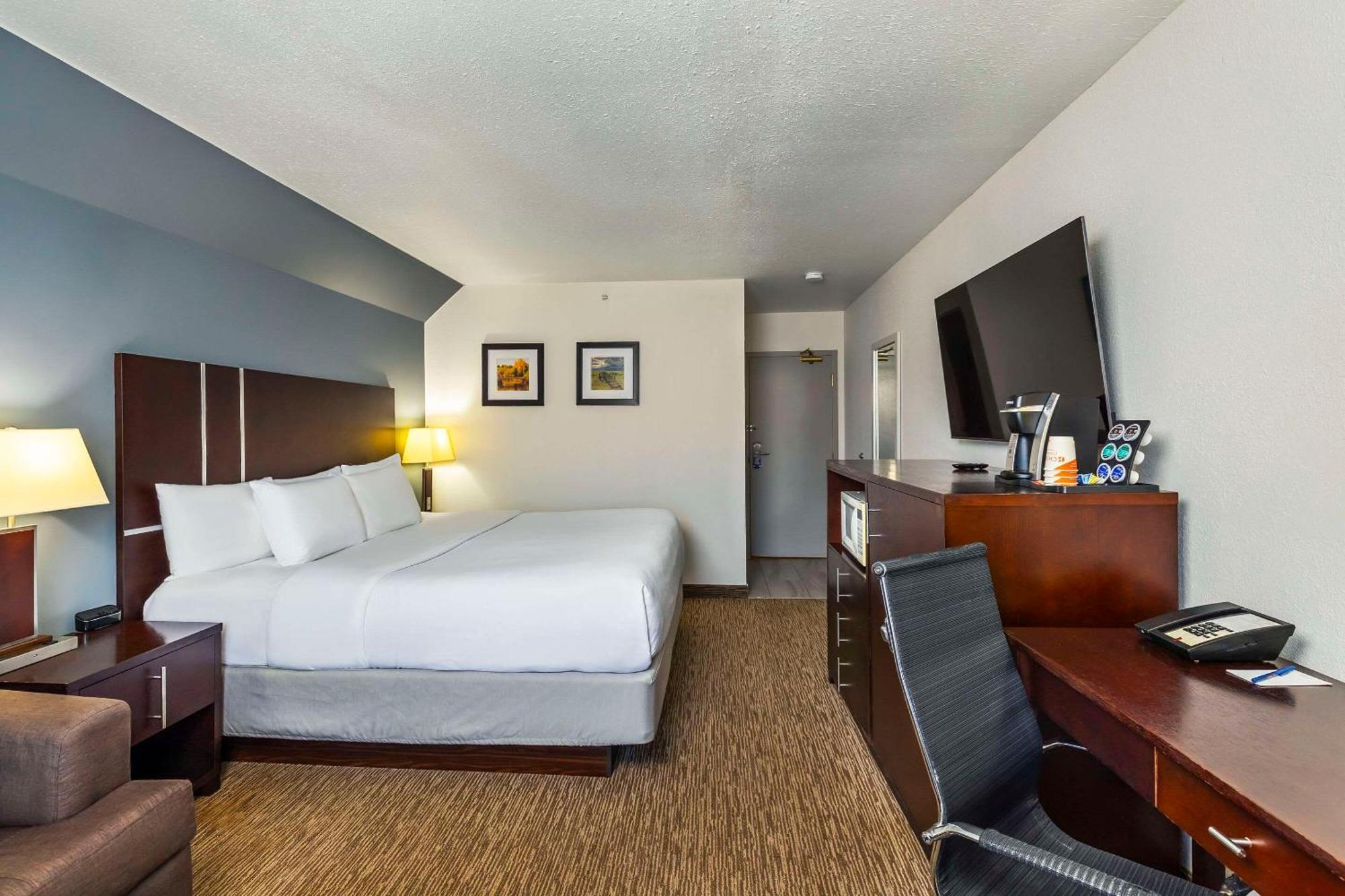 Comfort Inn & Suites Yorkton Exterior photo