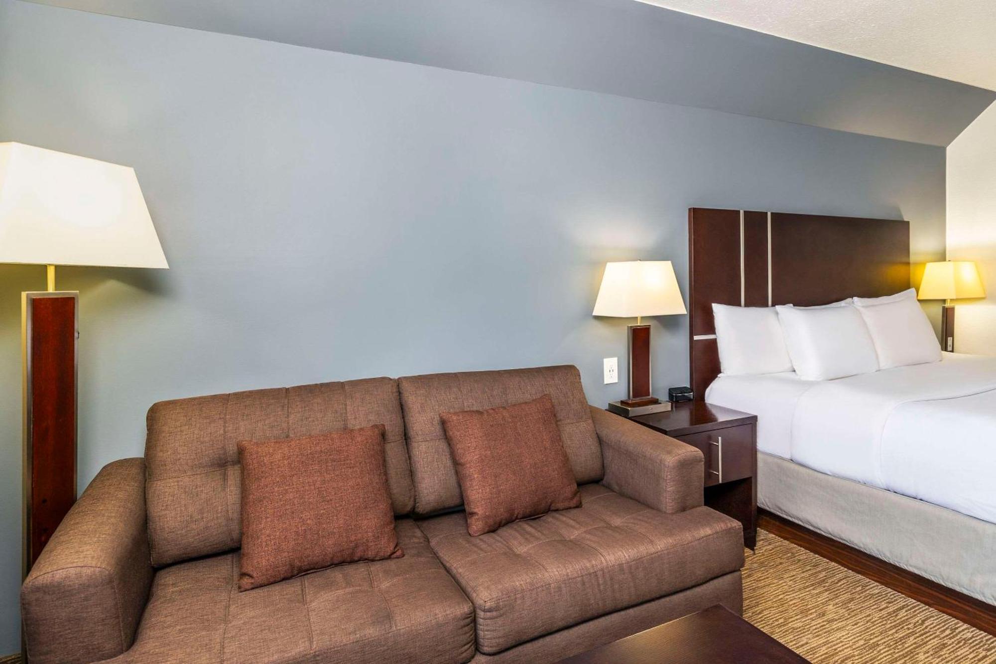 Comfort Inn & Suites Yorkton Exterior photo